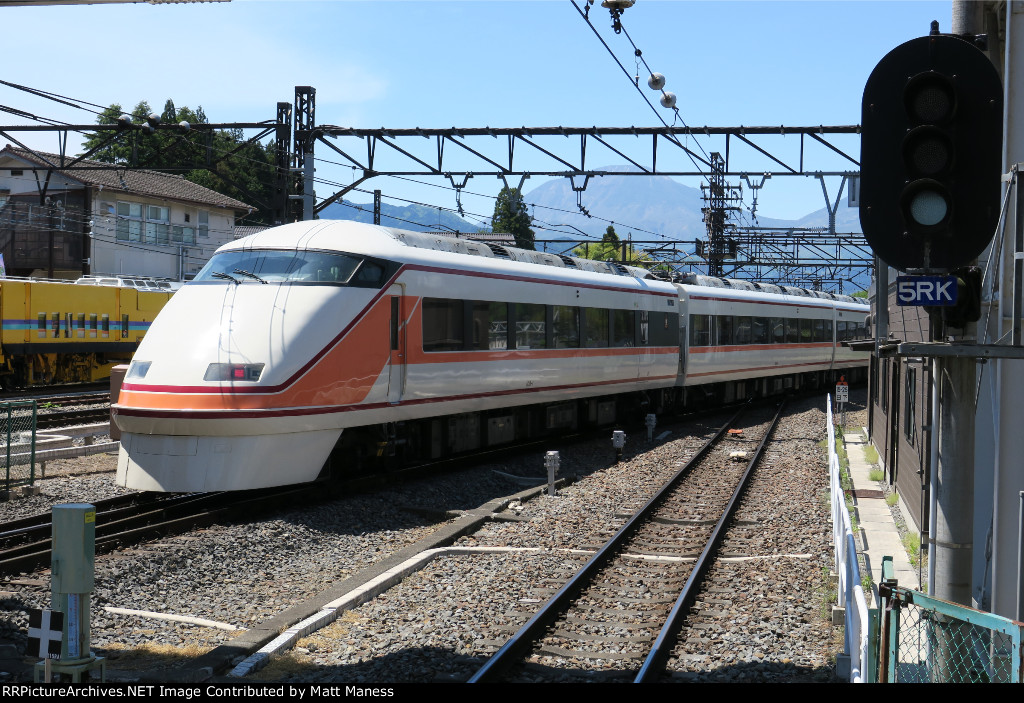 Crossing onto the mountain line